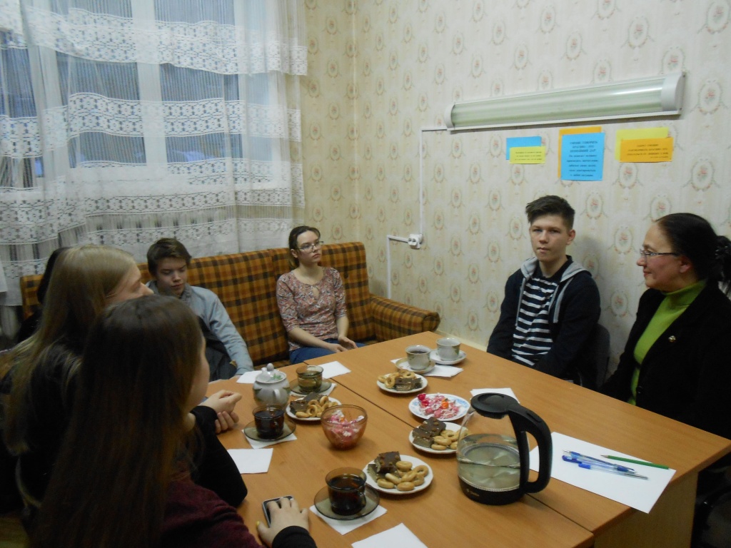 трибуна.jpg трибуна.jpg